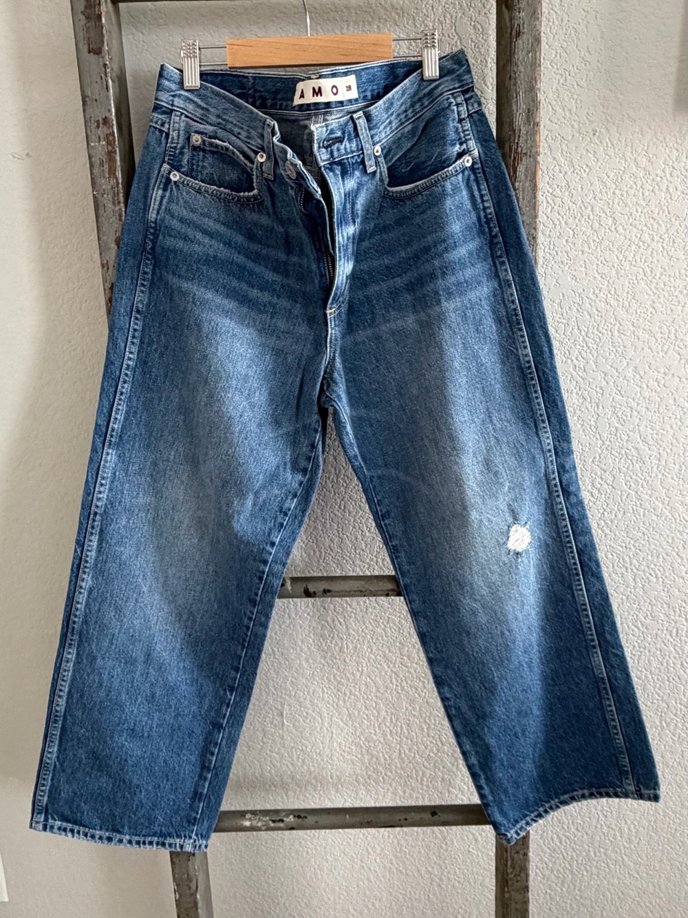 AMO Relaxed Straight-Leg Denim Jeans in Medium Blue